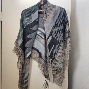 New With Tags Steve Madden Stylish Wrap Cape Shawl Black/Gray/Green/Tan One Size